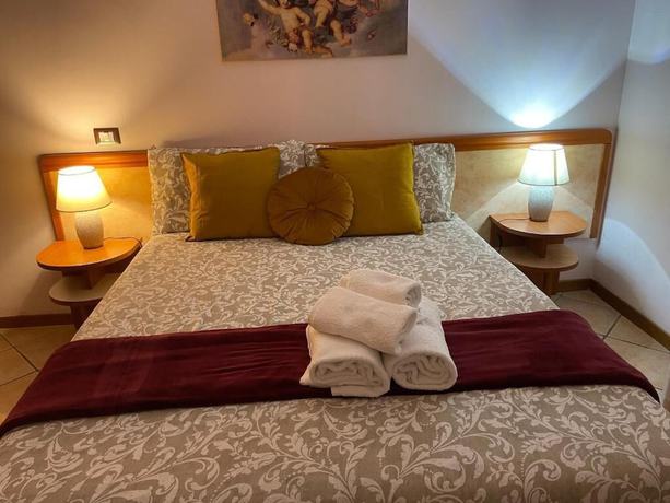 Imagen de la habitación del Hotel Venezia, Gallo. Foto 13