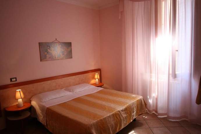 Imagen de la habitación del Hotel Venezia, Gallo. Foto 14