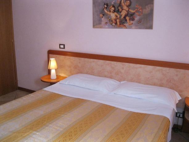 Imagen de la habitación del Hotel Venezia, Gallo. Foto 16