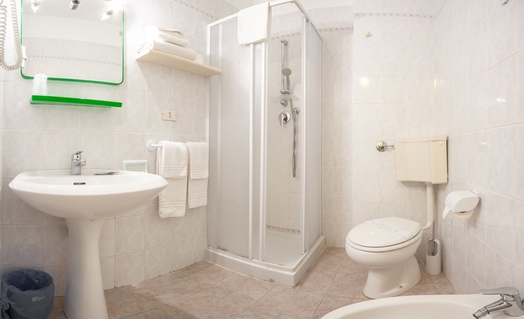 Imagen de la habitación del Hotel Venezia, LA SPEZIA. Foto 13