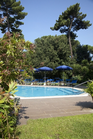 Imagen de la piscina del Hotel Venezia, Marina Di Pietrasanta. Foto 19