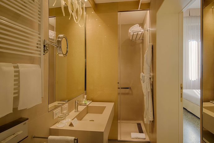 Imagen de la habitación del Hotel Venezia Palazzo Barocci. Foto 13