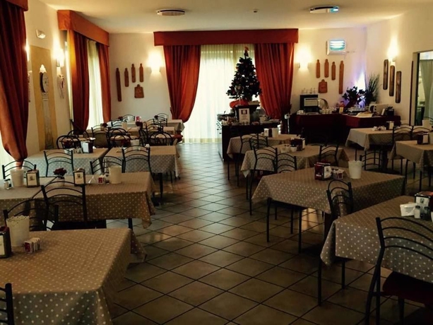 Imagen del bar/restaurante del Hotel Venezia Park. Foto 2