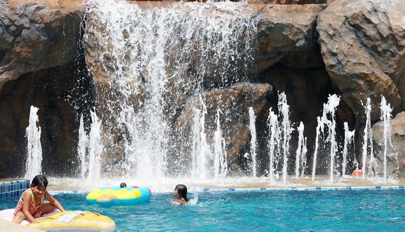Imagen de la piscina del Hotel Venezia Resort. Foto 18