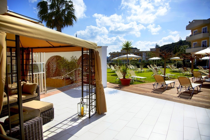 Imagen de la piscina del Hotel Venezia Resort Rhodes - All Inclusive. Foto 16