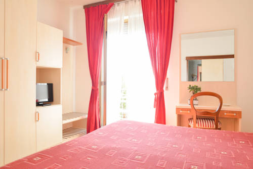 Imagen de la habitación del Hotel Venezia, Riva del Garda. Foto 3