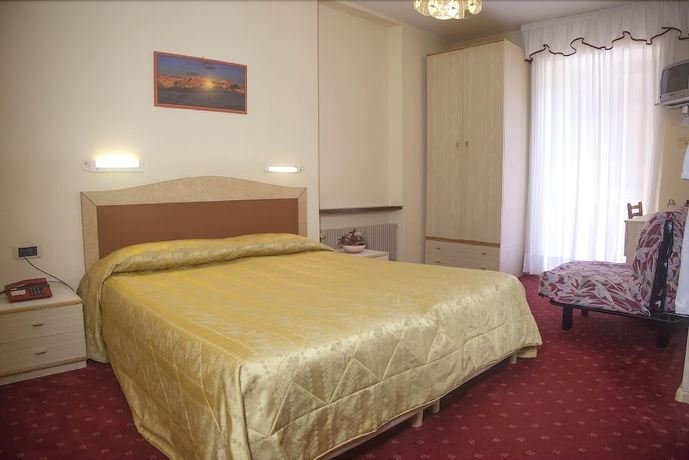 Imagen de la habitación del Hotel Venezia, Rocca Pietore. Foto 8