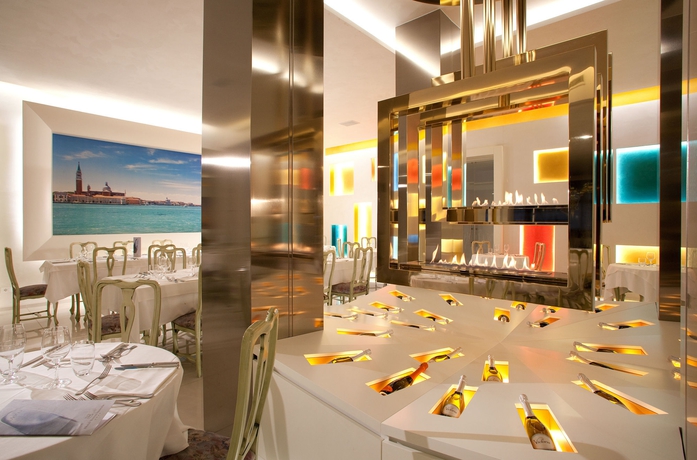 Imagen del bar/restaurante del Hotel Venezia Terme. Foto 3