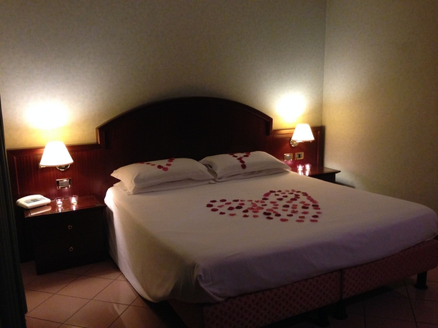 Imagen de la habitación del Hotel Venice Palace. Foto 10