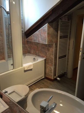 Imagen de la habitación del Hotel Venice Resorts. Foto 3