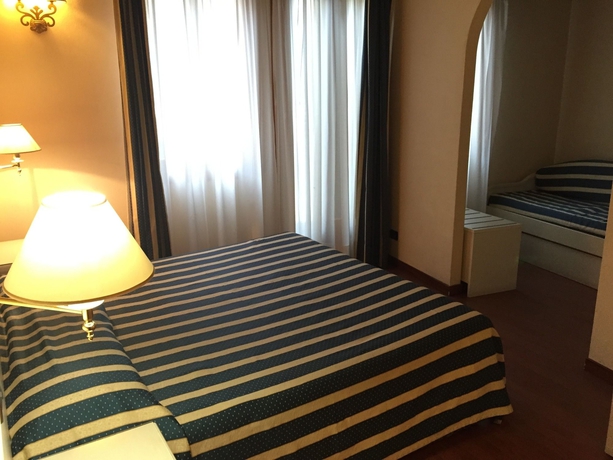 Imagen de la habitación del Hotel Venice Resorts. Foto 5