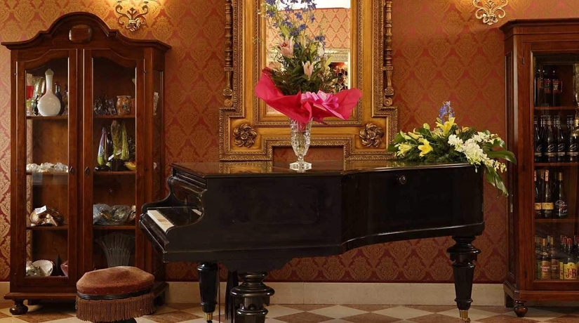 Imagen de los interiores del Hotel Venice Villa Dori. Foto 18
