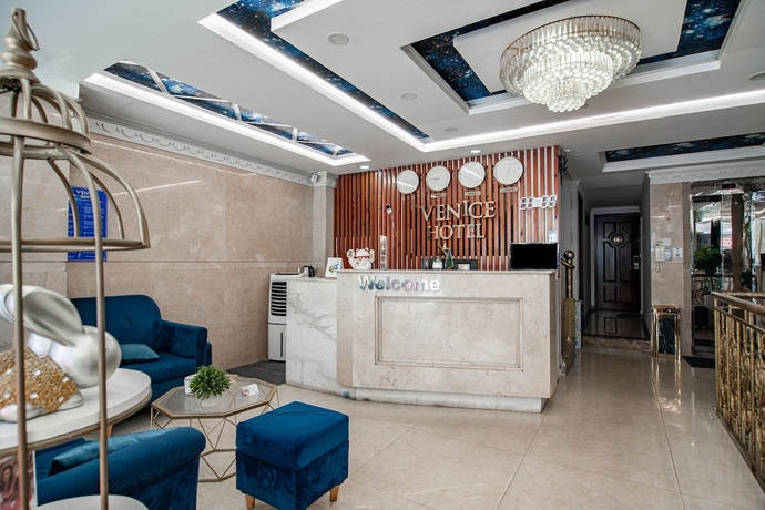 Imagen de los interiores del Hotel Venice, X&atilde; B&igrave;nh Hưng. Foto 17