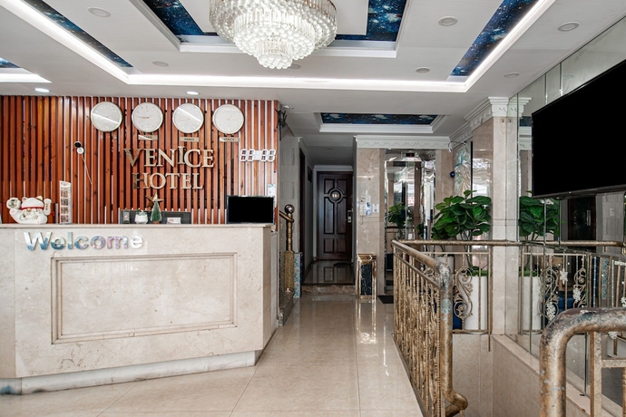 Imagen de los interiores del Hotel Venice, X&atilde; B&igrave;nh Hưng. Foto 19
