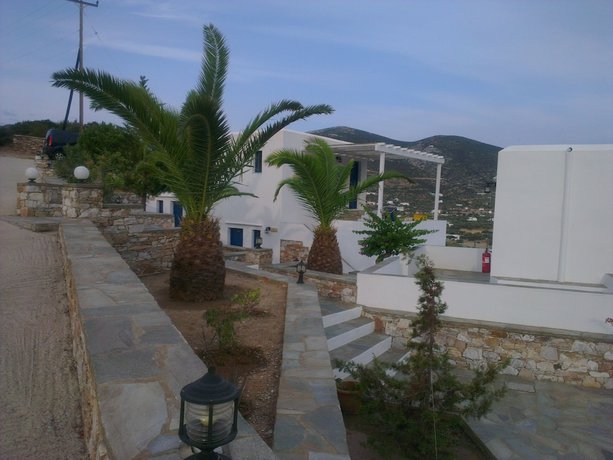 Imagen de los exteriores del Hotel Venikouas. Foto 18