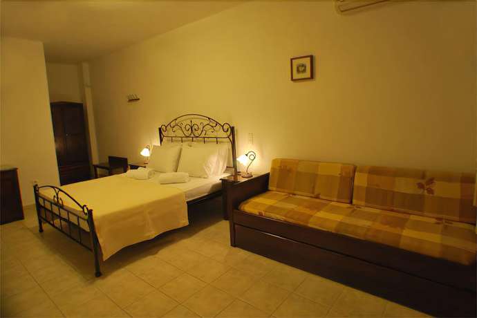 Imagen de la habitación del Hotel Venikouas. Foto 13