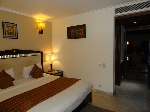 Imagen de la habitación del Hotel Venizia Sarovar Portico. Foto 4