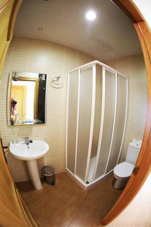 Imagen de la habitación del Hotel Venta De Tébar. Foto 13