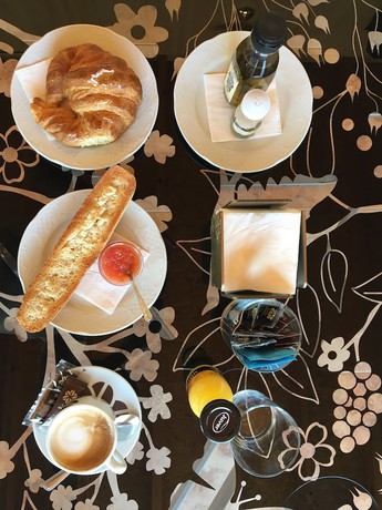 Imagen del bar/restaurante del Hotel Venta El Puerto. Foto 3