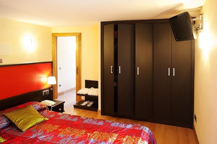 Imagen de la habitación del Hotel Venta Etxalar. Foto 14