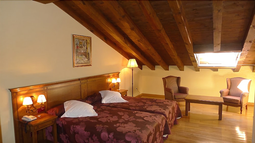 Imagen de la habitación del Hotel Venta Juanilla. Foto 4