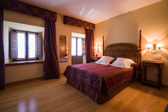 Imagen de la habitación del Hotel Venta Juanilla. Foto 13