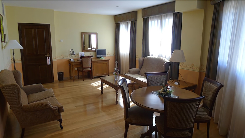 Imagen de la habitación del Hotel Venta Juanilla. Foto 15