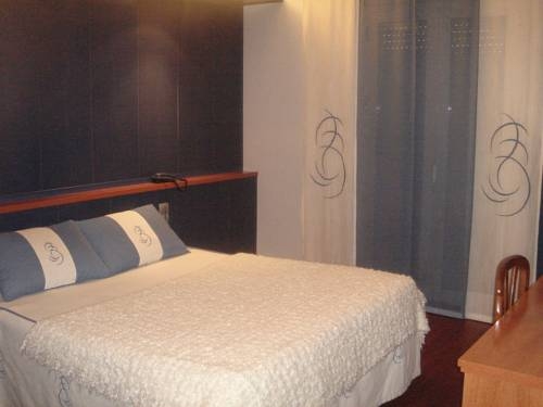 Imagen de la habitación del Hotel Venta de la Punta. Foto 9