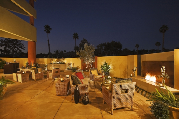 Imagen de los exteriores del Hotel Ventura Beach Marriott. Foto 9