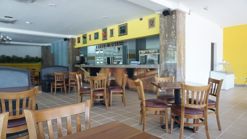 Imagen del bar/restaurante del Hotel Ventura. Foto 7