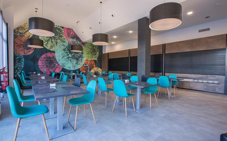 Imagen del bar/restaurante del Hotel Venture Sant Cugat. Foto 4