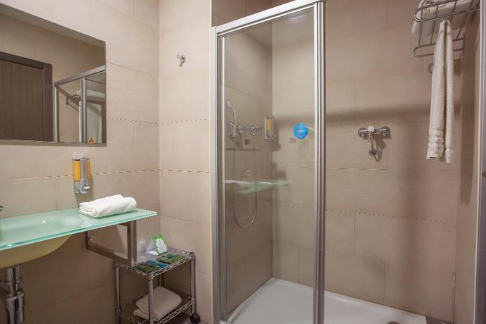 Imagen de la habitación del Hotel Venture Sant Cugat. Foto 9