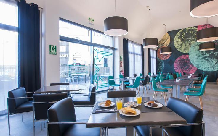 Imagen del bar/restaurante del Hotel Venture Sant Cugat. Foto 5