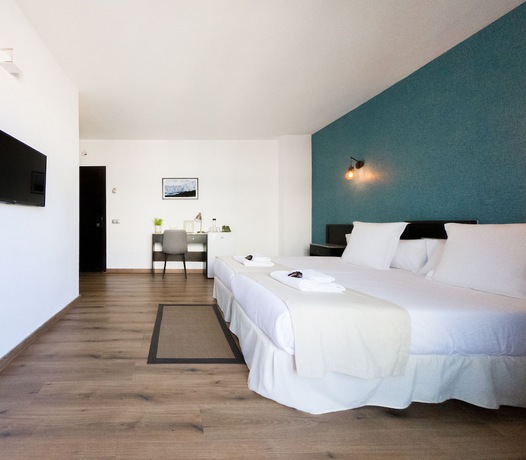 Imagen de la habitación del Hotel Ventus, El M&eacute;dano. Foto 5