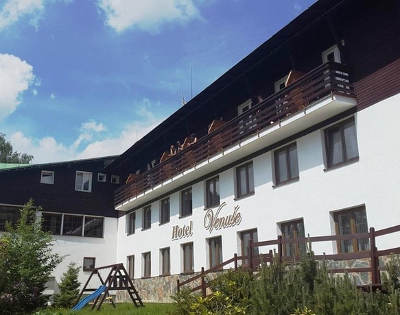 Imagen de los exteriores del Hotel Venu?e. Foto 12
