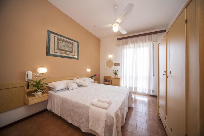 Imagen de la habitación del Hotel Venus, Bellaria-Igea Marina. Foto 7