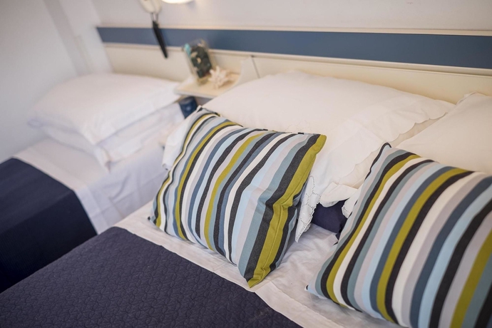 Imagen de la habitación del Hotel Venus, Bellaria-Igea Marina. Foto 11