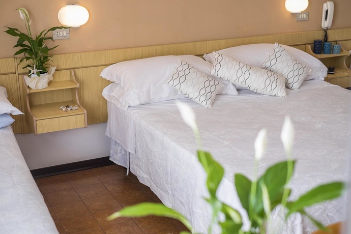 Imagen de la habitación del Hotel Venus, Bellaria-Igea Marina. Foto 12