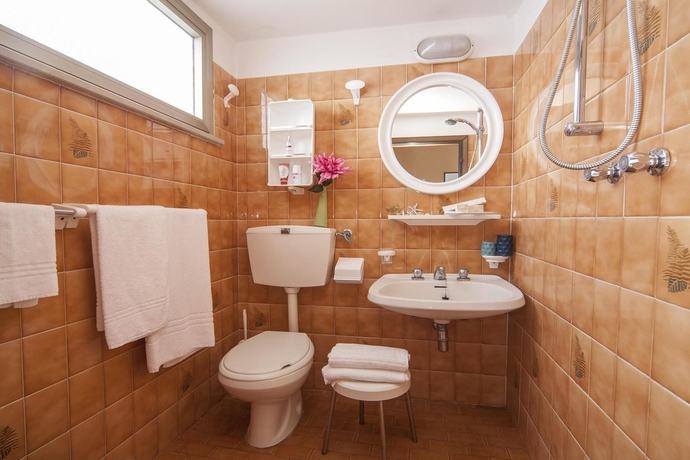 Imagen de la habitación del Hotel Venus, Bellaria-Igea Marina. Foto 14