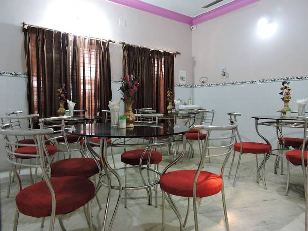 Imagen del bar/restaurante del Hotel Venus Digha. Foto 5