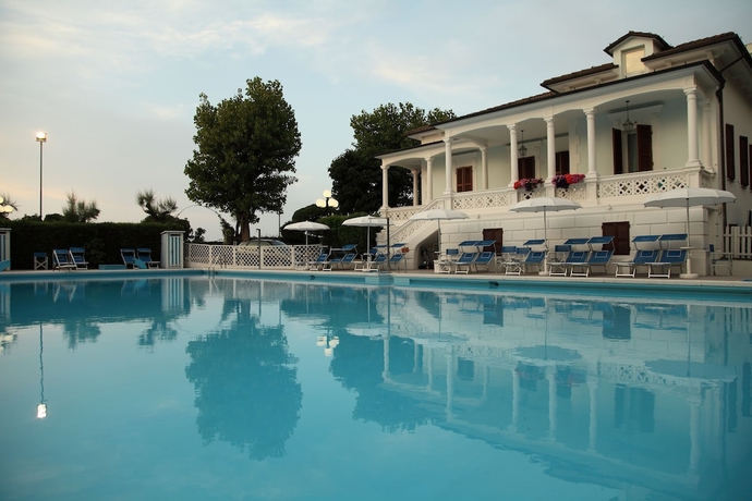 Imagen de la piscina del Hotel Venus, Gabicce Mare. Foto 15