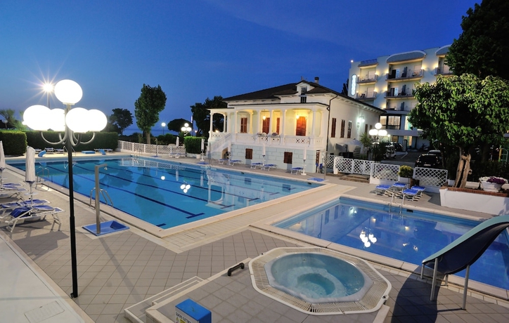 Imagen de la piscina del Hotel Venus, Gabicce Mare. Foto 18