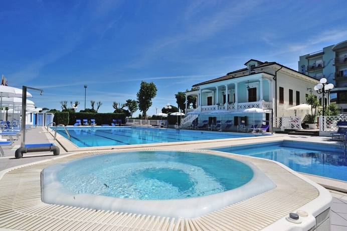 Imagen de la piscina del Hotel Venus, Gabicce Mare. Foto 19