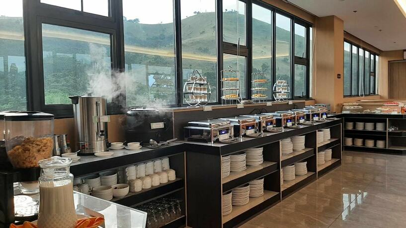 Imagen del bar/restaurante del Hotel Venus Royale. Foto 9