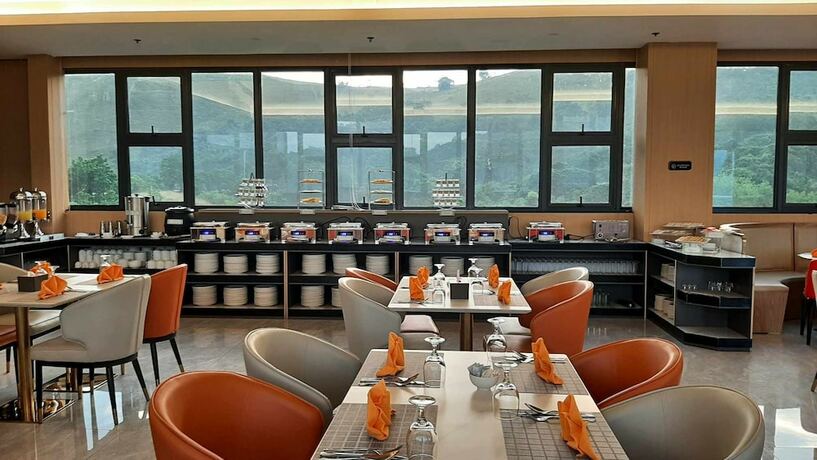 Imagen del bar/restaurante del Hotel Venus Royale. Foto 11