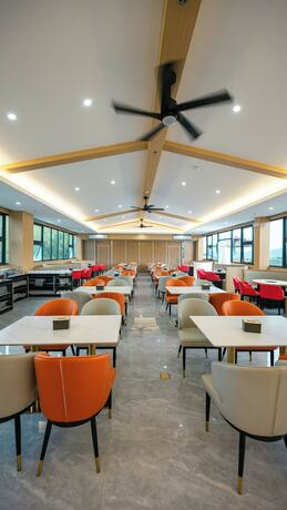 Imagen del bar/restaurante del Hotel Venus Royale. Foto 12