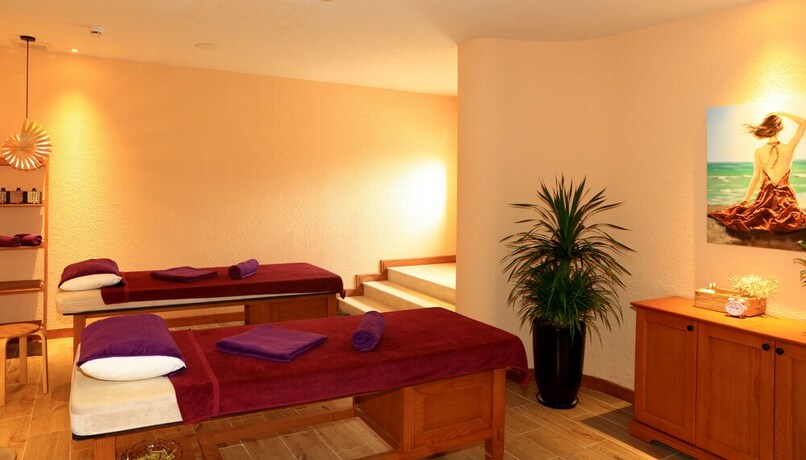 Imagen de la piscina del Hotel Venus Tam Dao. Foto 31