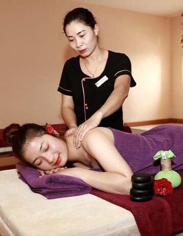 Imagen de la piscina del Hotel Venus Tam Dao. Foto 39