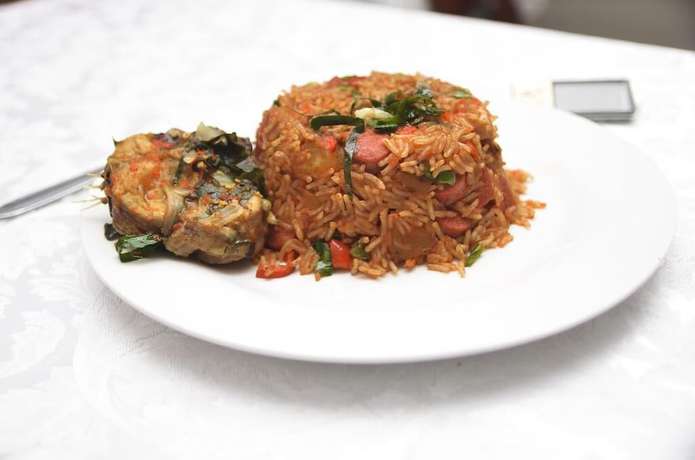 Imagen del bar/restaurante del Hotel Venuss and Suites. Foto 5