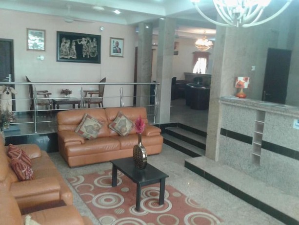 Imagen de los interiores del Hotel Venuss and Suites. Foto 19